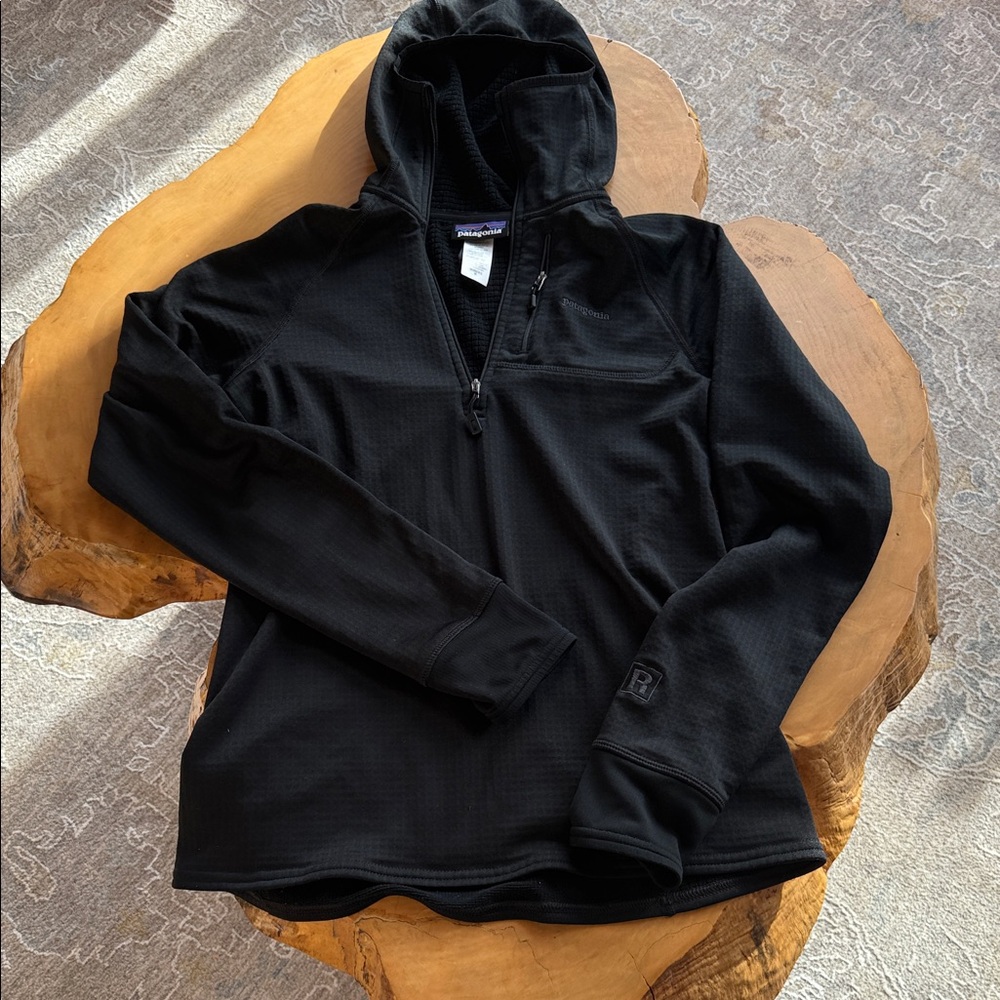 Patagonia R1 quarter zip fleece